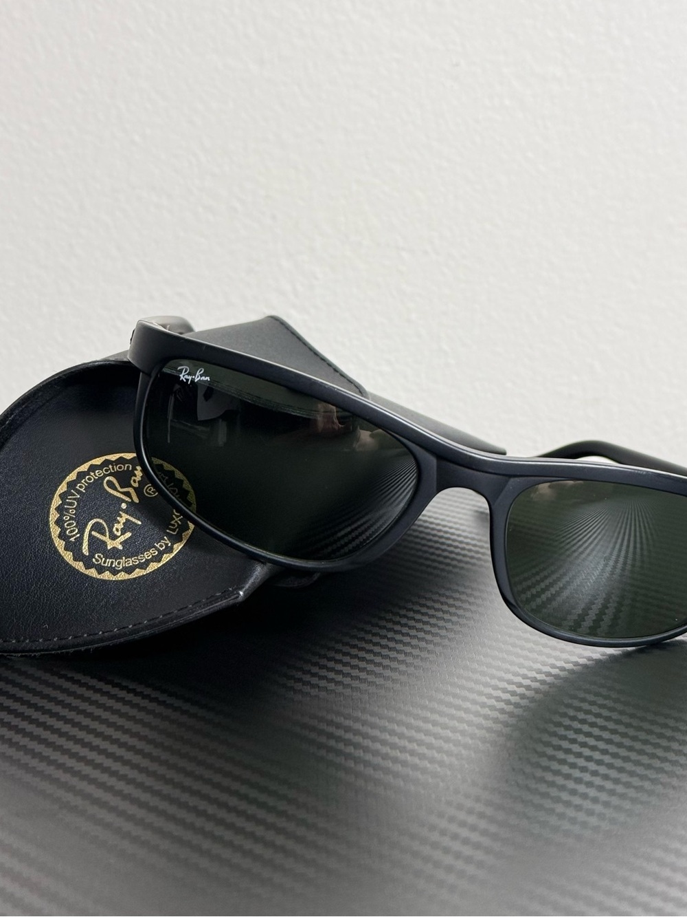 Ray-Ban RB2027 W1847 Predator 2 Black Green Sunglasses 62mm w/ Case